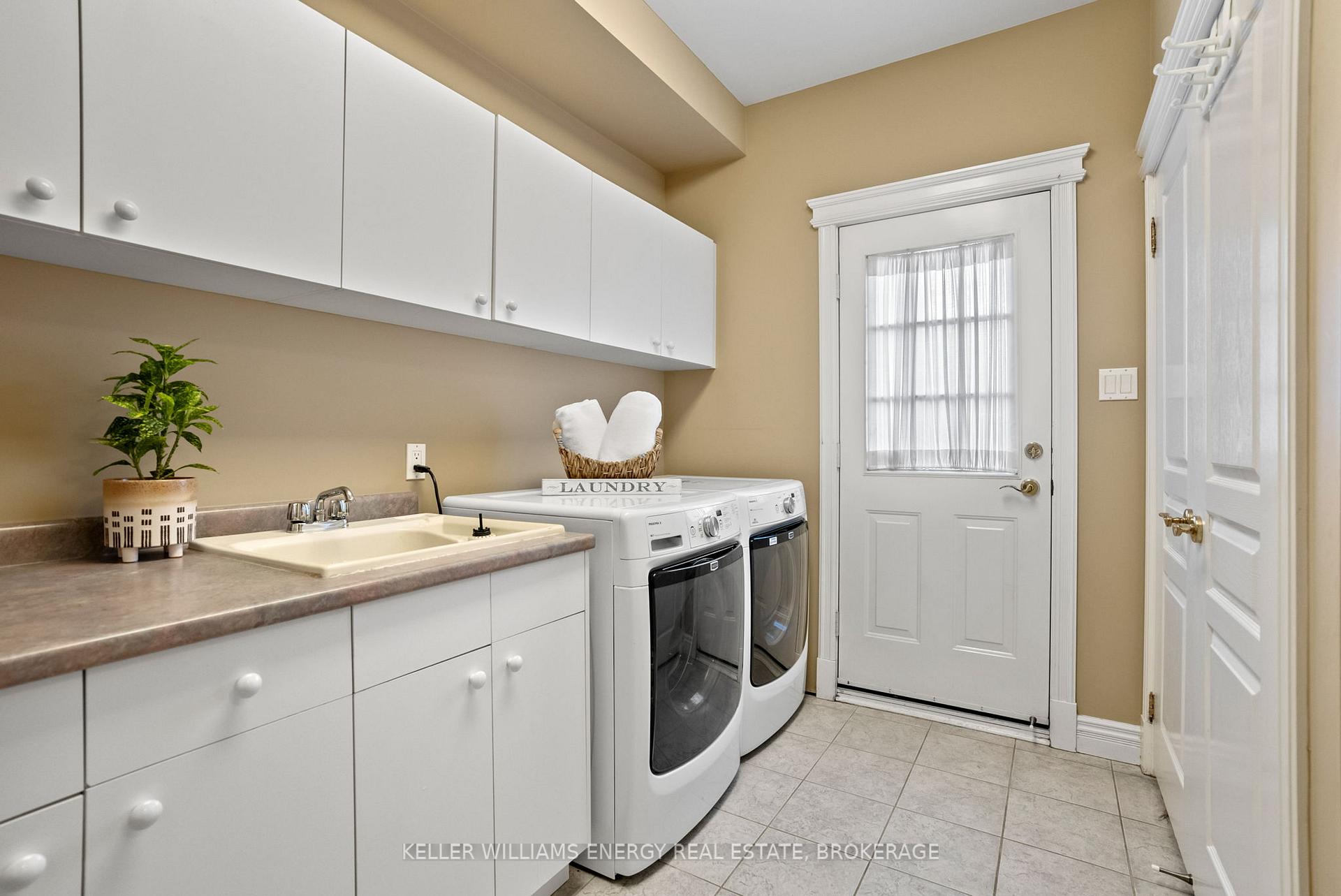 Photo 36 of 418 Euclid Street, Whitby, Downtown Whitby — HOMEH