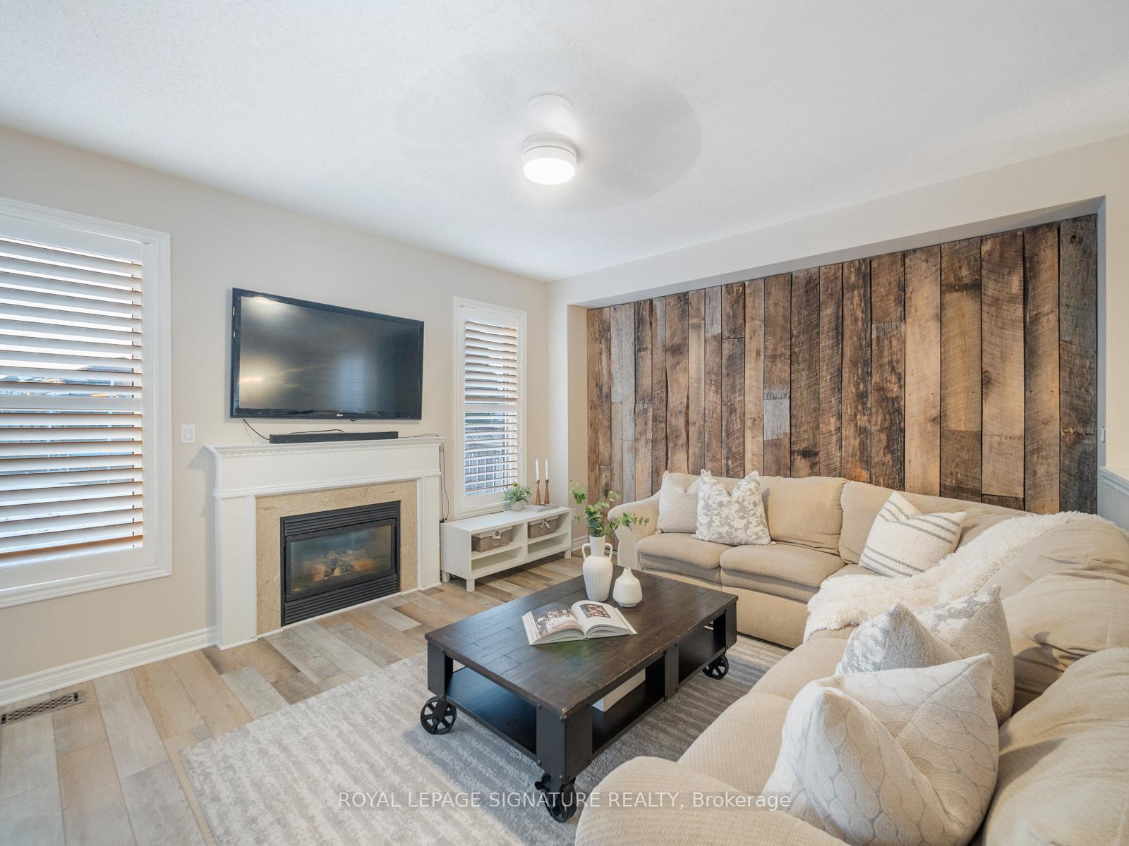 Photo 10 of 98 Darius Harns Drive, Whitby, Brooklin — HOMEH