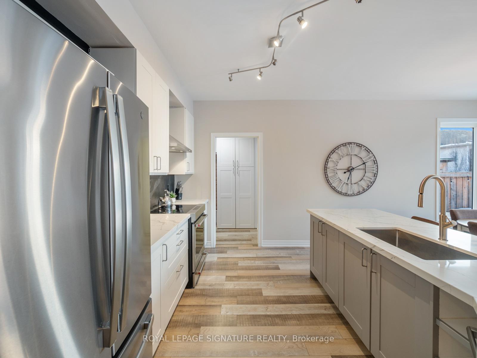 Photo 18 of 98 Darius Harns Drive, Whitby, Brooklin — HOMEH