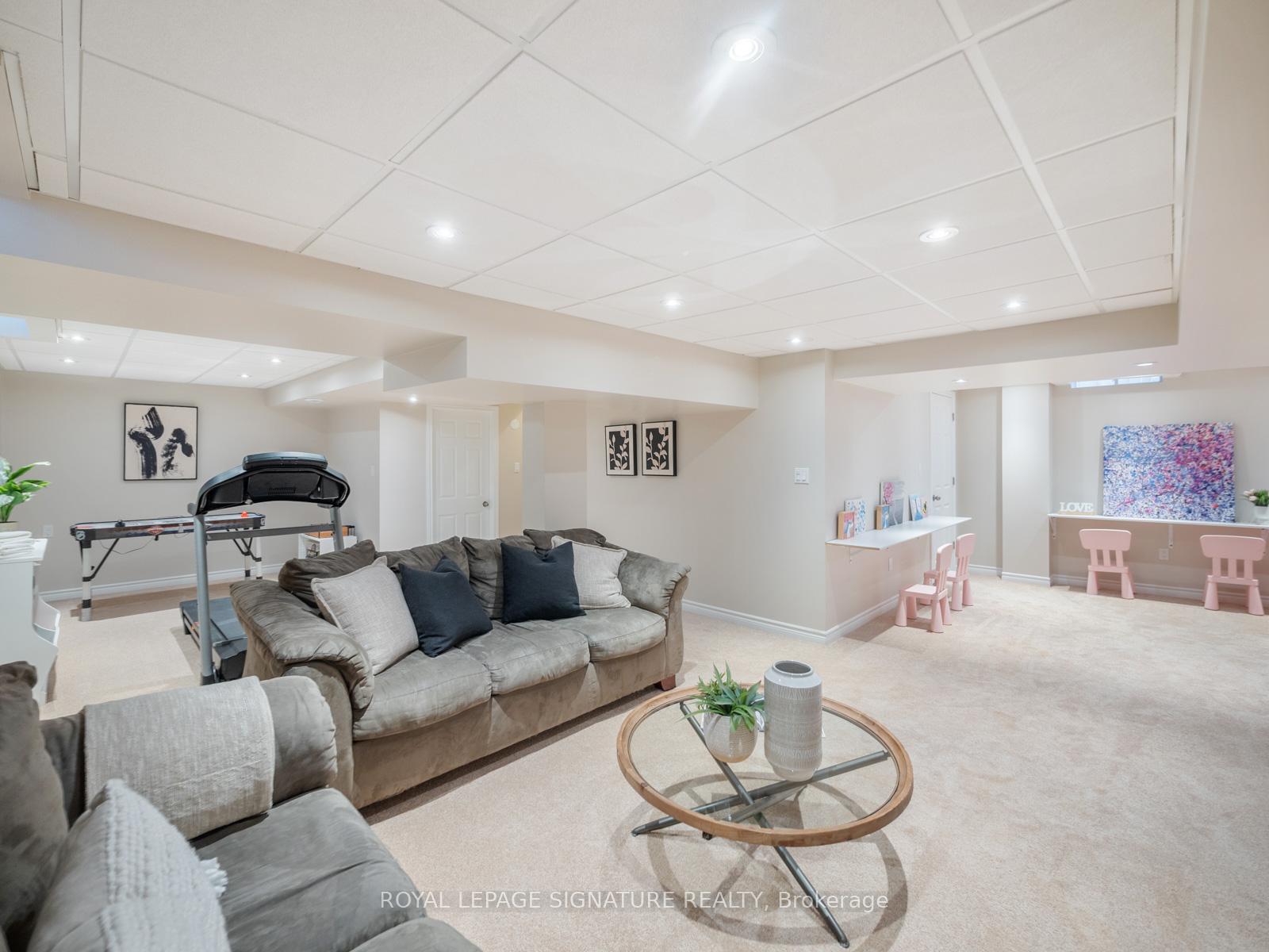 Photo 32 of 98 Darius Harns Drive, Whitby, Brooklin — HOMEH