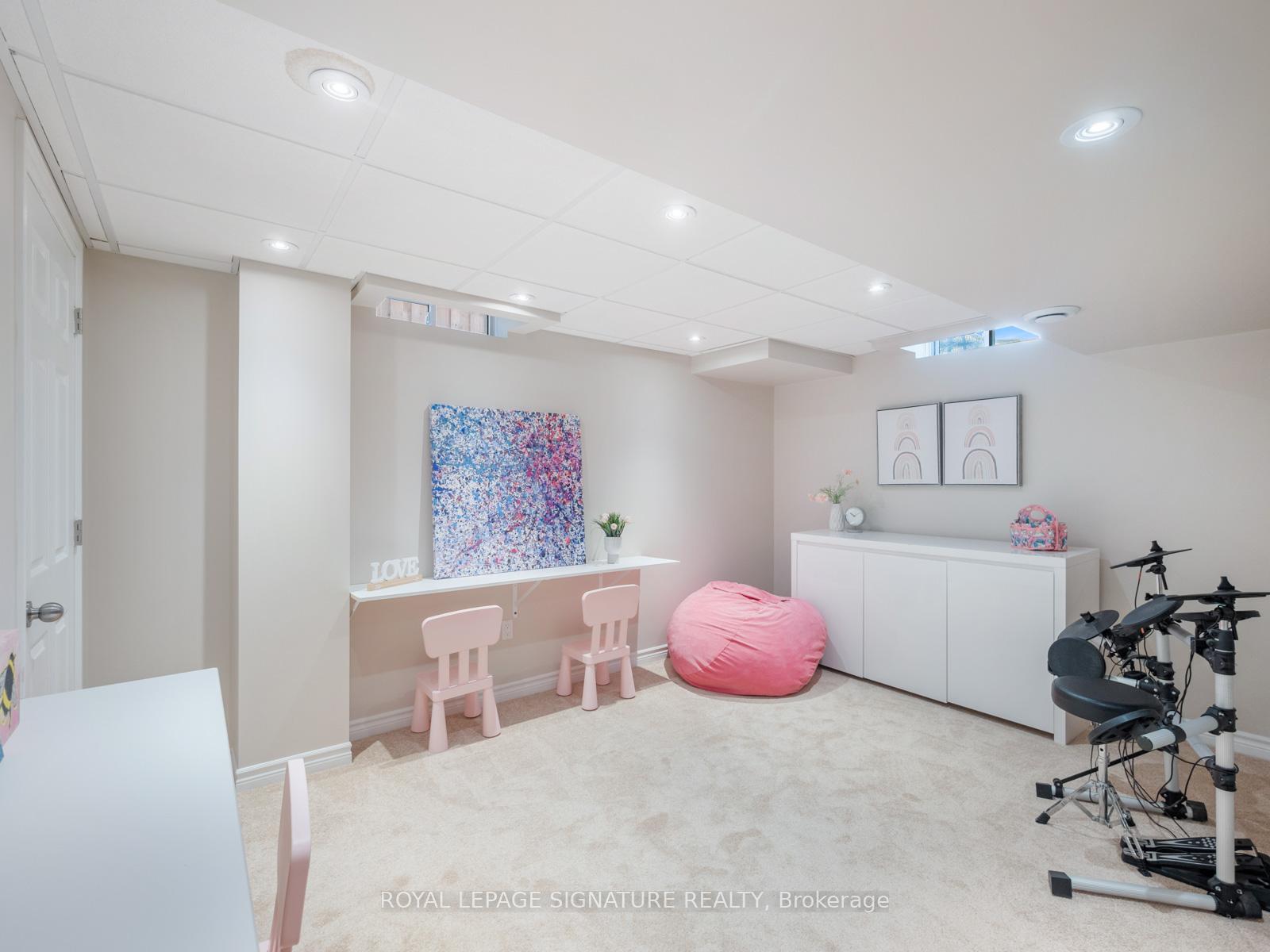 Photo 30 of 98 Darius Harns Drive, Whitby, Brooklin — HOMEH