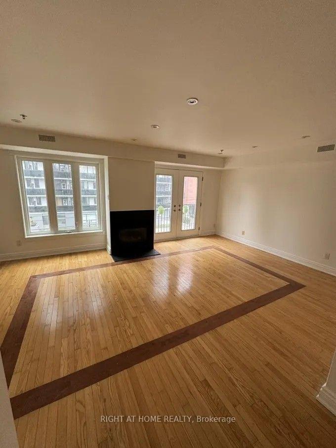 Photo 7 of Unit 301, 95 Spadina Road, Toronto, The Annex — HOMEH