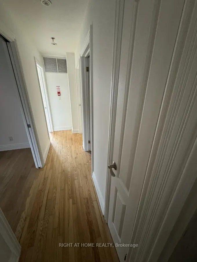 Photo 5 of Unit 301, 95 Spadina Road, Toronto, The Annex — HOMEH