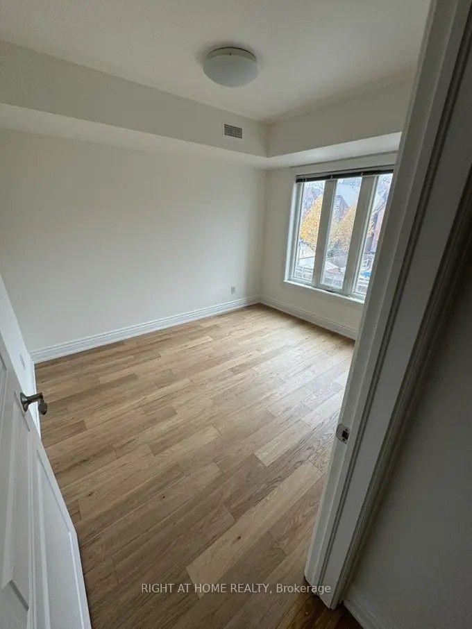 Photo 9 of Unit 301, 95 Spadina Road, Toronto, The Annex — HOMEH