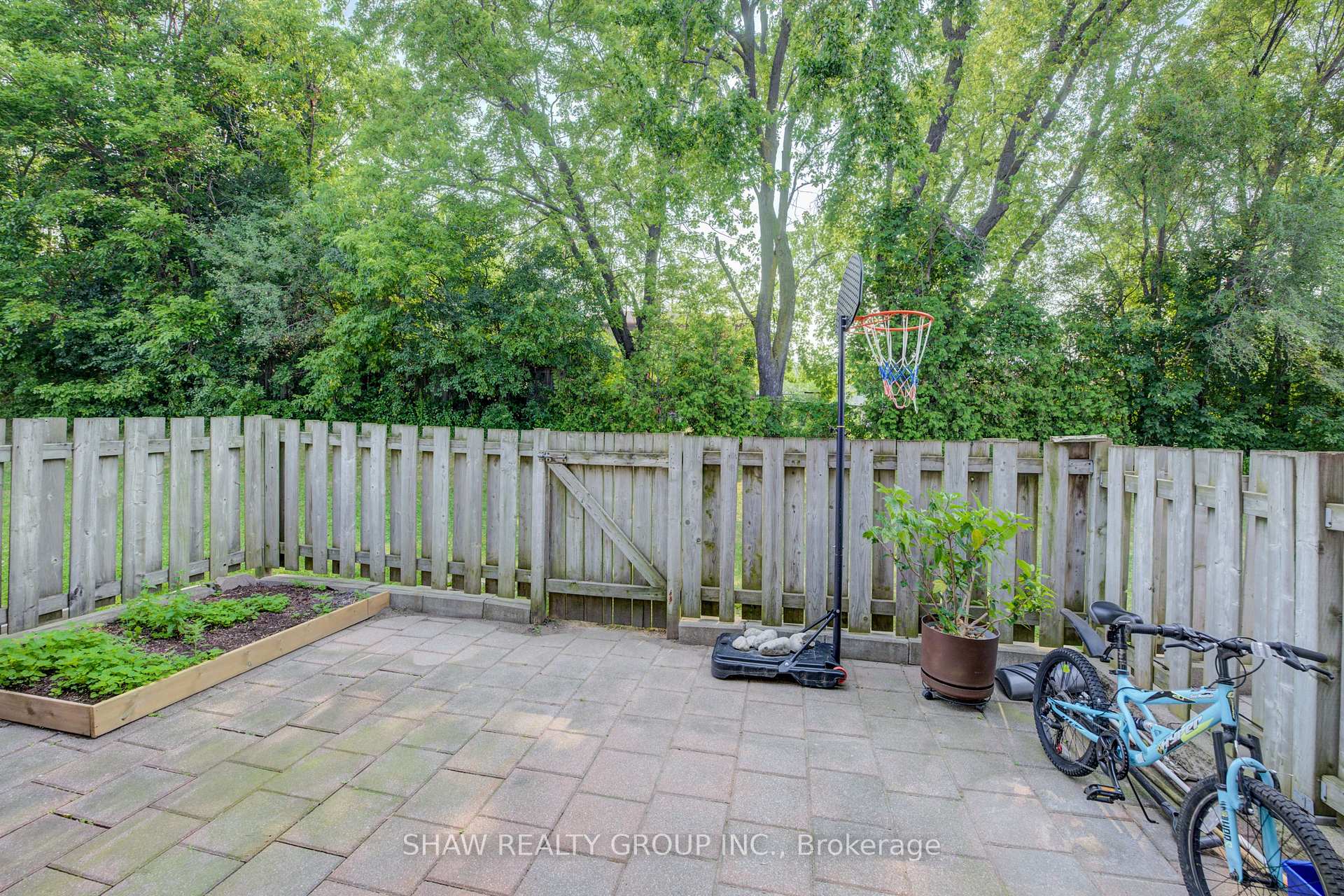 Photo 39 of Unit 36, 293 Fairway Road, Kitchener — HOMEH