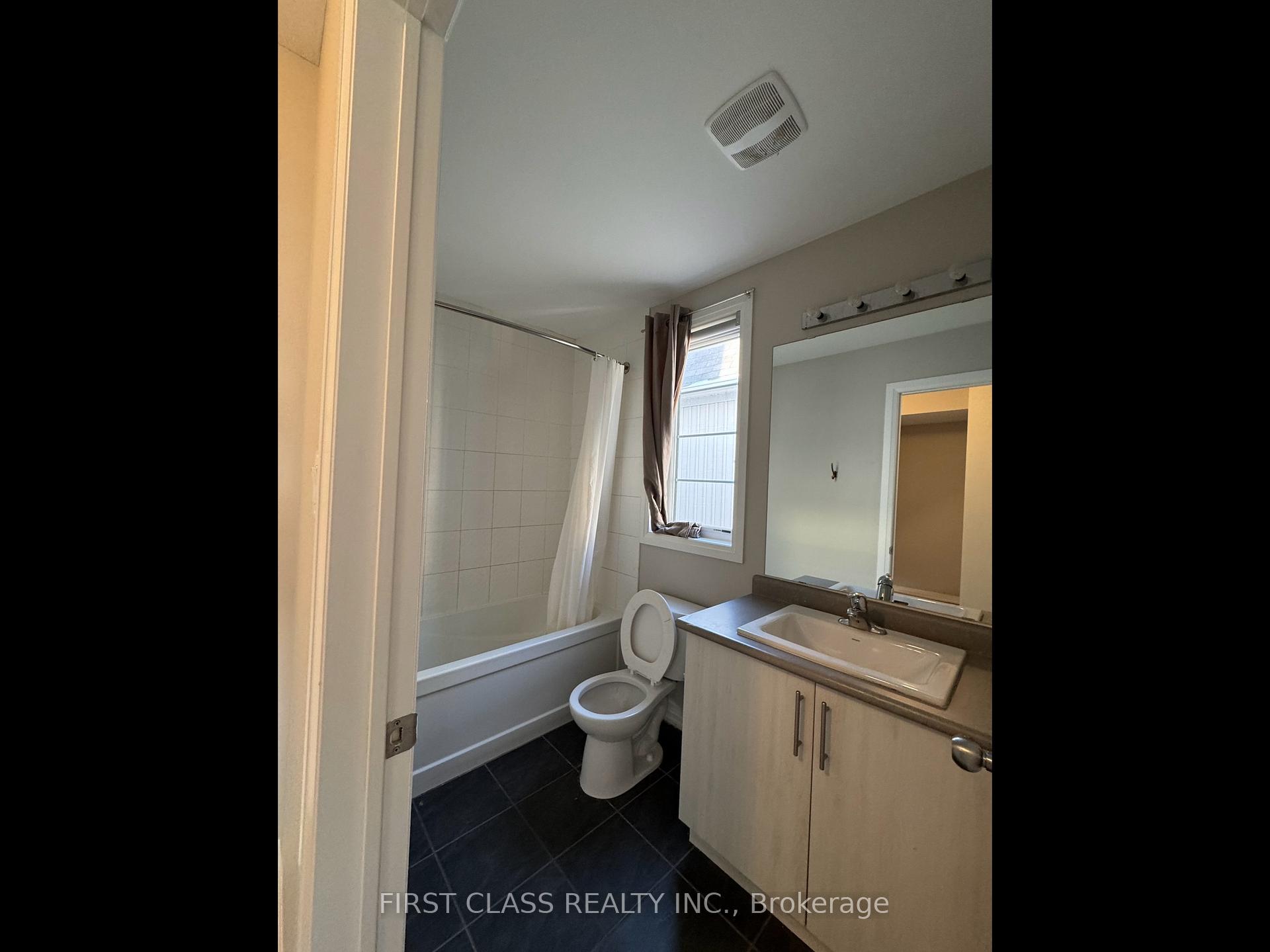 Photo 9 of 15 Prince William Boulevard N, Clarington, Bowmanville — HOMEH