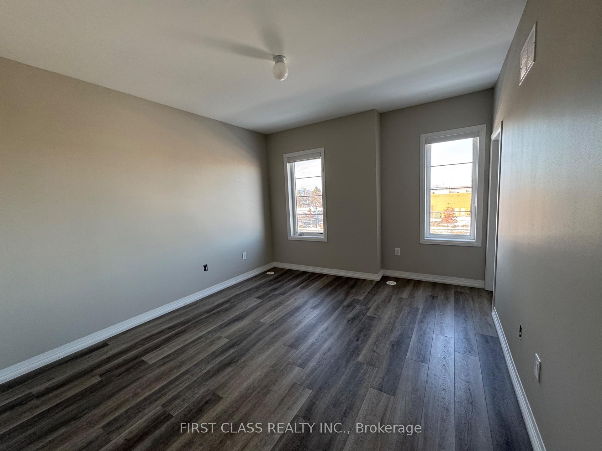 Photo 12 of 15 Prince William Boulevard N, Clarington, Bowmanville — HOMEH