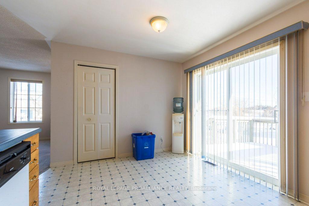 Photo 12 of 37 Tice Crescent, Belleville, Belleville Ward — HOMEH