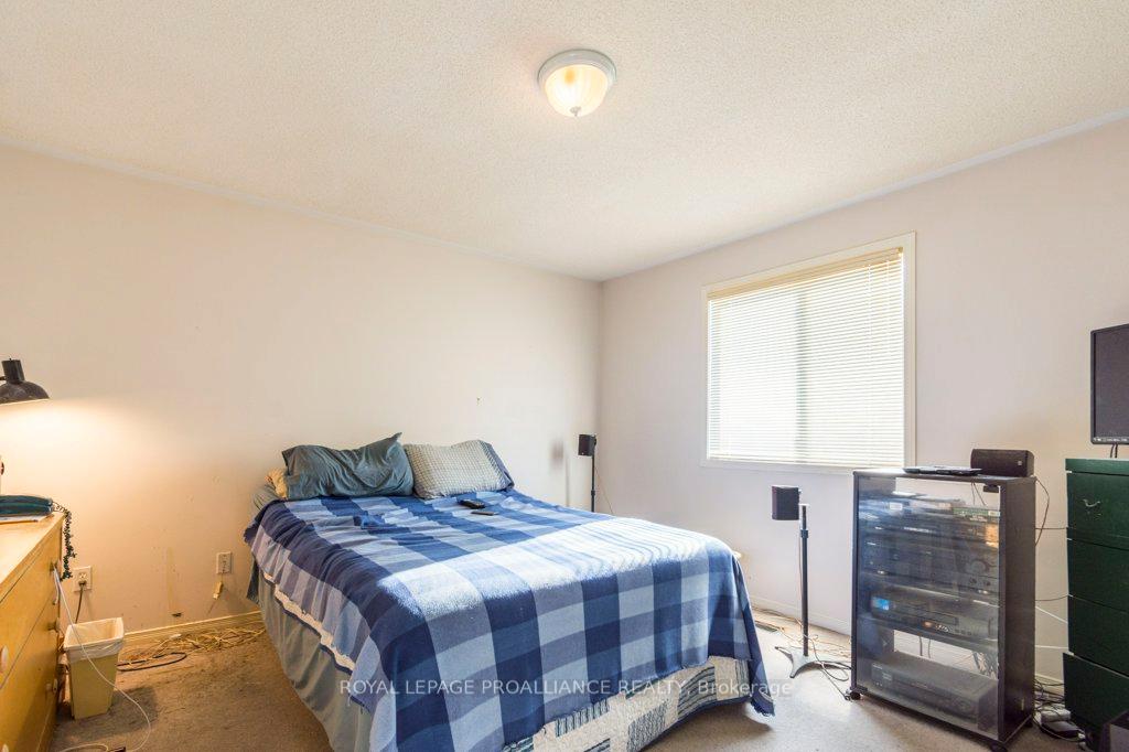 Photo 13 of 37 Tice Crescent, Belleville, Belleville Ward — HOMEH