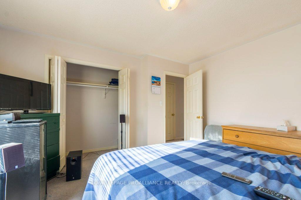 Photo 14 of 37 Tice Crescent, Belleville, Belleville Ward — HOMEH