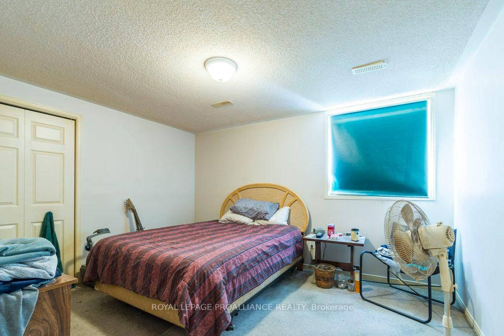 Photo 19 of 37 Tice Crescent, Belleville, Belleville Ward — HOMEH
