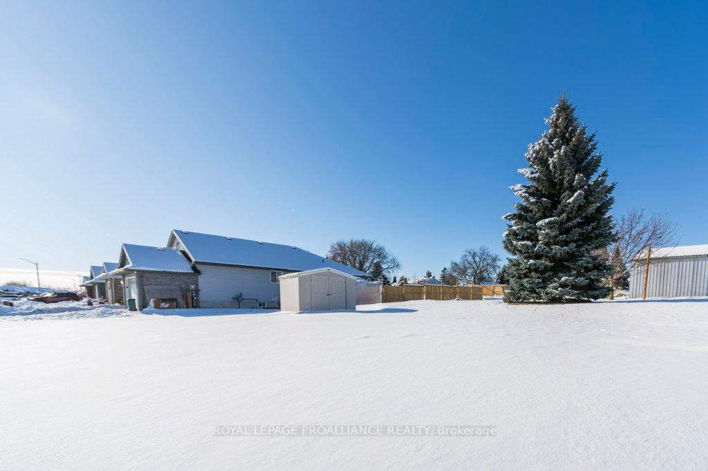 Photo 23 of 37 Tice Crescent, Belleville, Belleville Ward — HOMEH