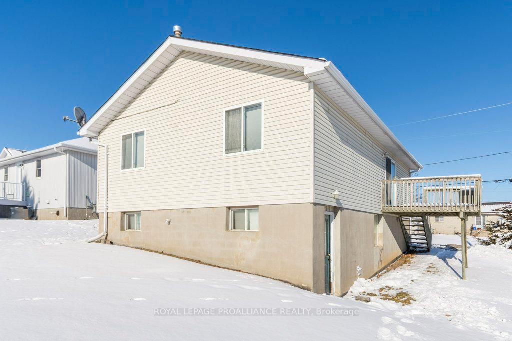 Photo 24 of 37 Tice Crescent, Belleville, Belleville Ward — HOMEH