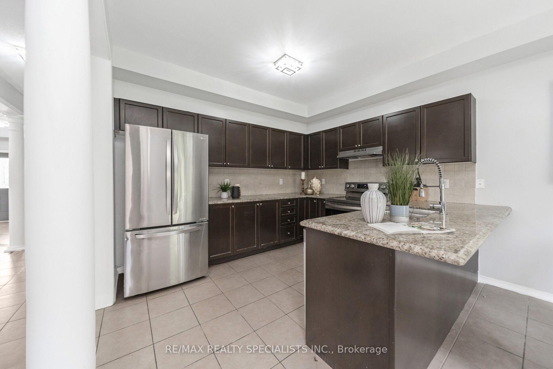 Photo 26 of 91 Laprade Square, Clarington, Bowmanville — HOMEH