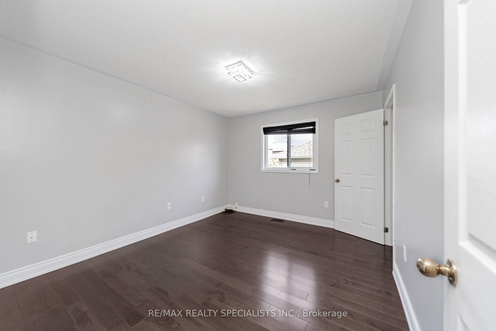 Photo 42 of 91 Laprade Square, Clarington, Bowmanville — HOMEH