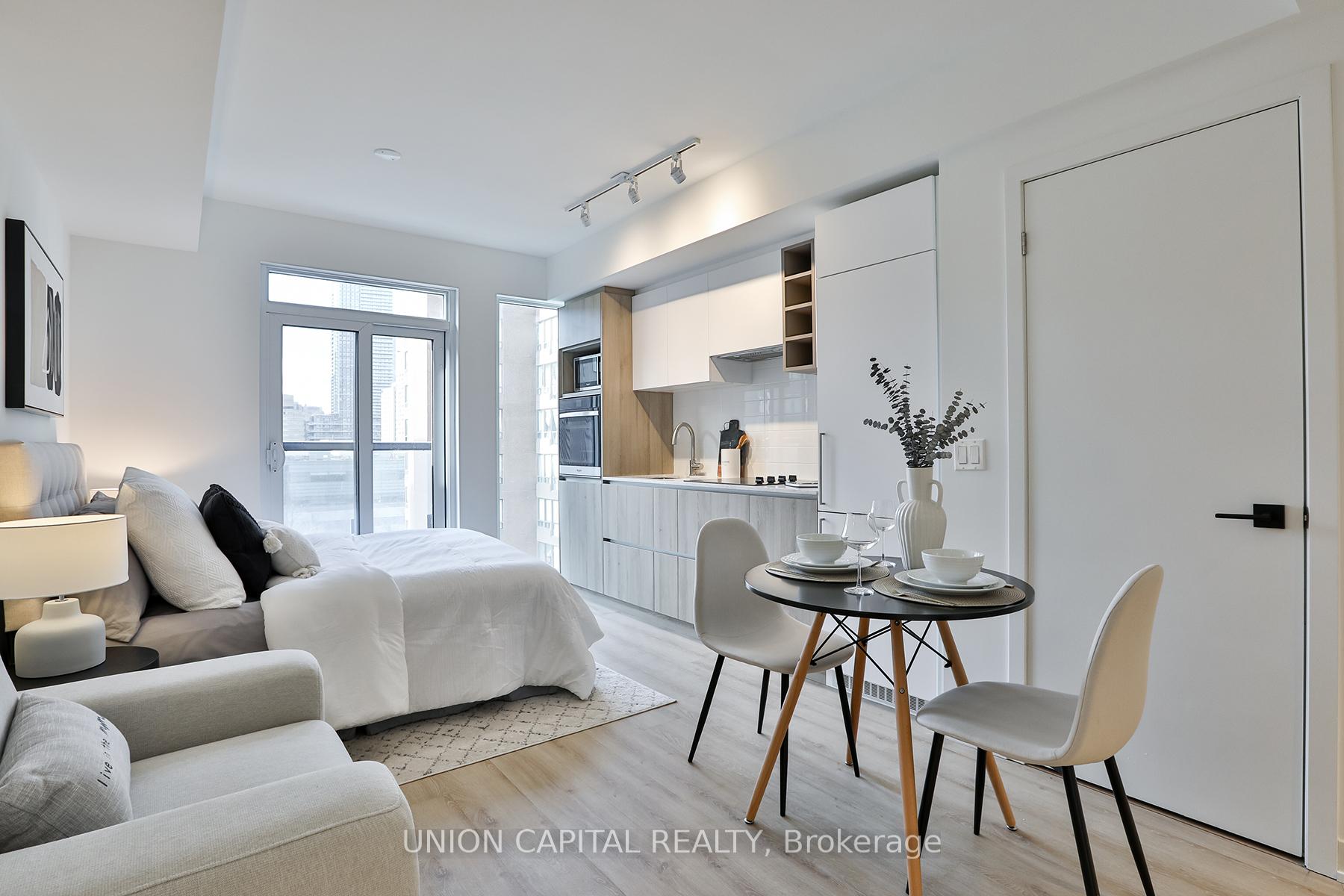 Front of Unit 803, 319 Jarvis Street