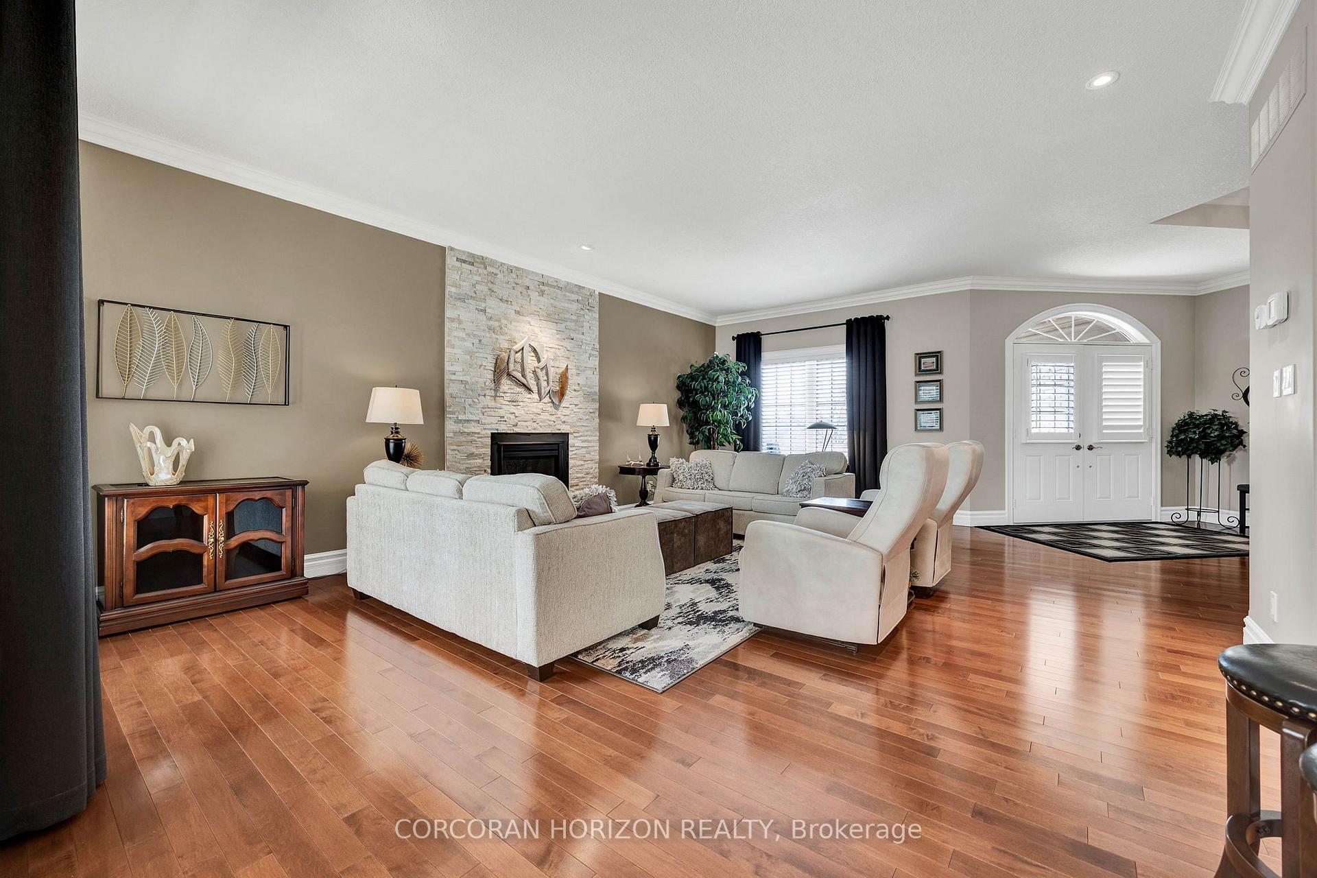 Photo 2 of Unit 50, 260 Deer Ridge Drive, Kitchener — HOMEH