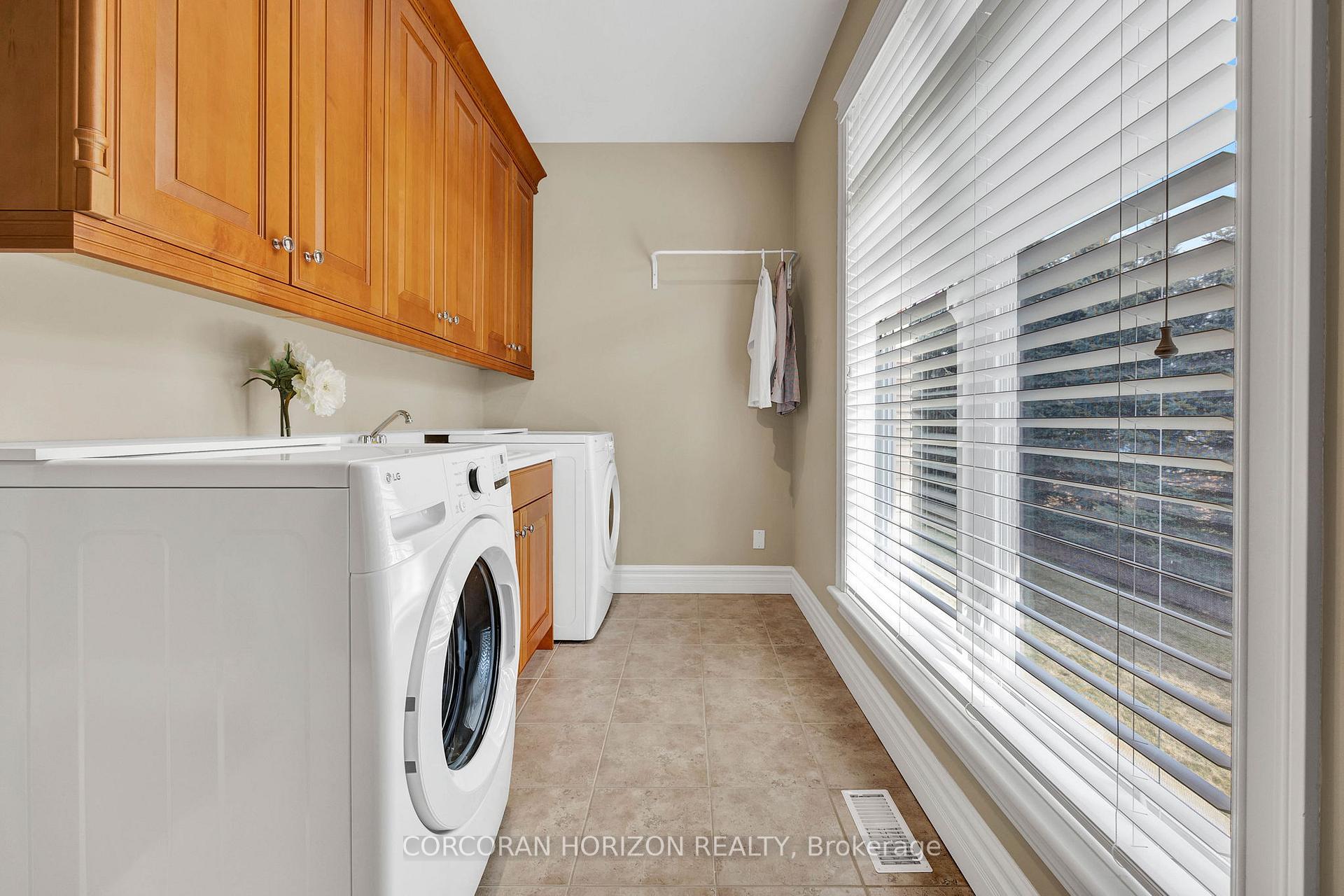Photo 11 of Unit 50, 260 Deer Ridge Drive, Kitchener — HOMEH