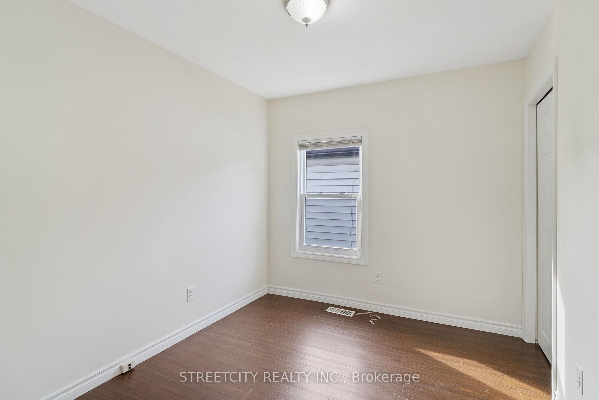 Photo 5 of 280 Giles Street, London, East M — HOMEH