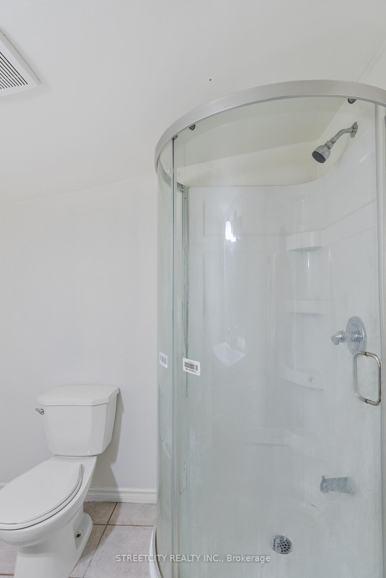 Photo 17 of 280 Giles Street, London, East M — HOMEH