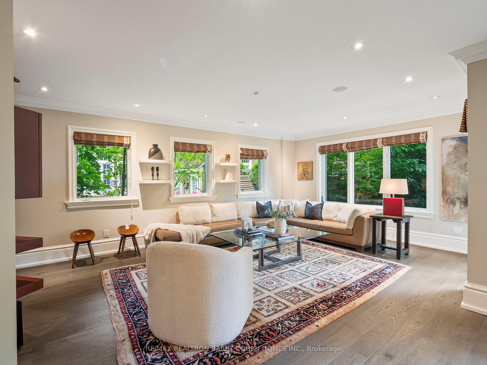 Photo 16 of 16 Clarendon Avenue, Toronto, Casa Loma — HOMEH