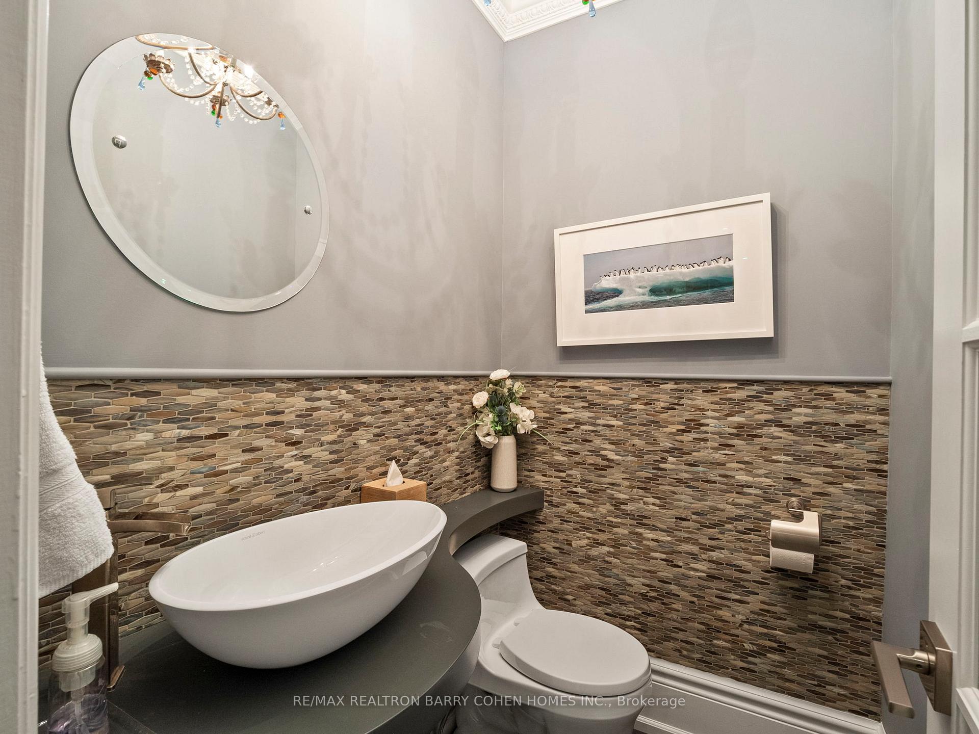 Photo 9 of 16 Clarendon Avenue, Toronto, Casa Loma — HOMEH