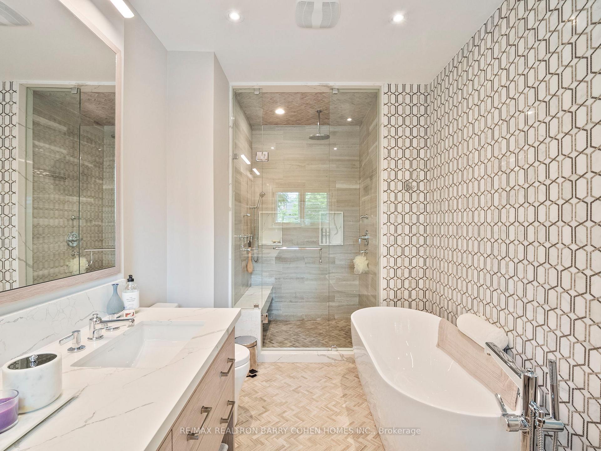 Photo 11 of 16 Clarendon Avenue, Toronto, Casa Loma — HOMEH