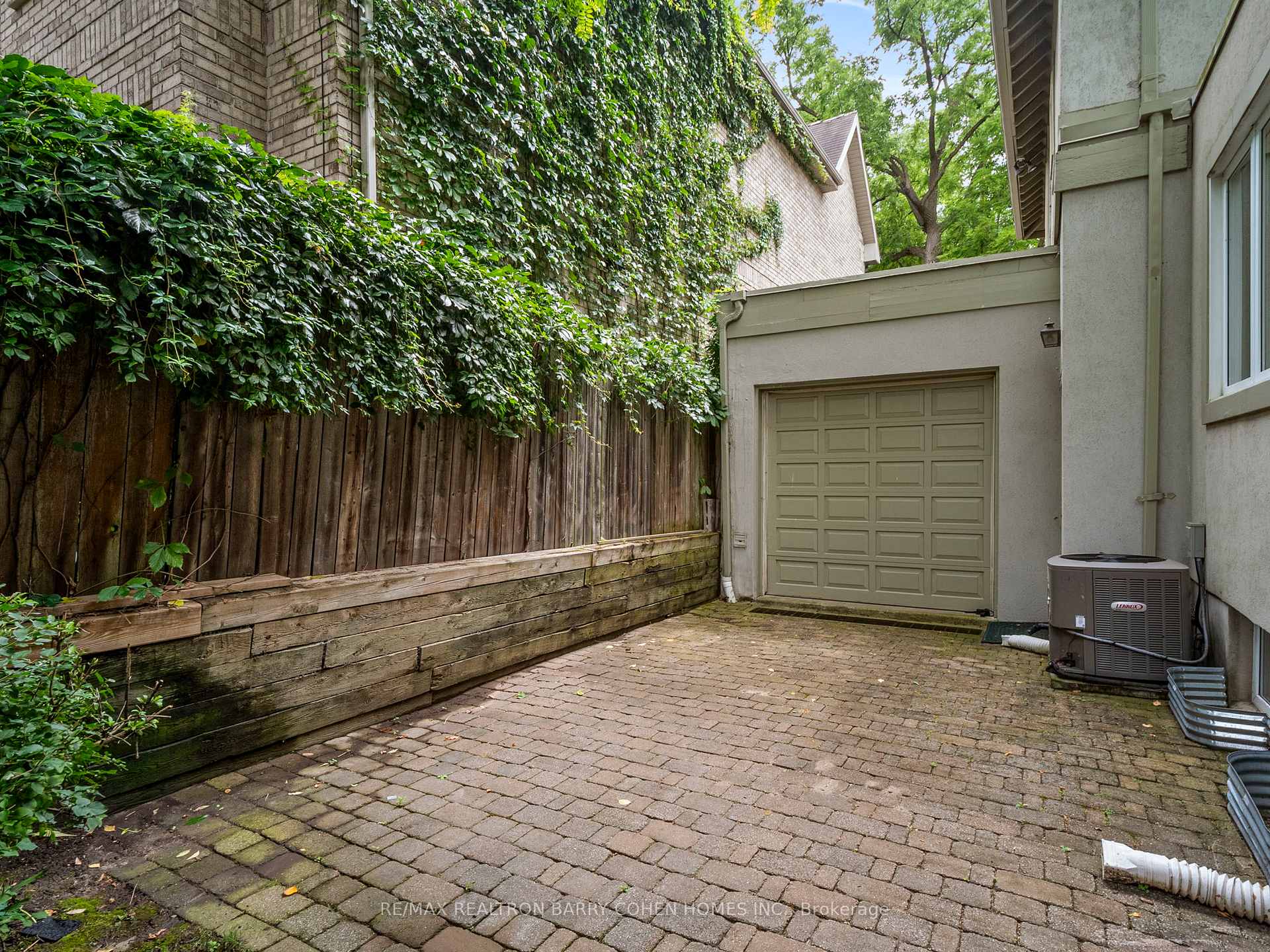 Photo 35 of 16 Clarendon Avenue, Toronto, Casa Loma — HOMEH