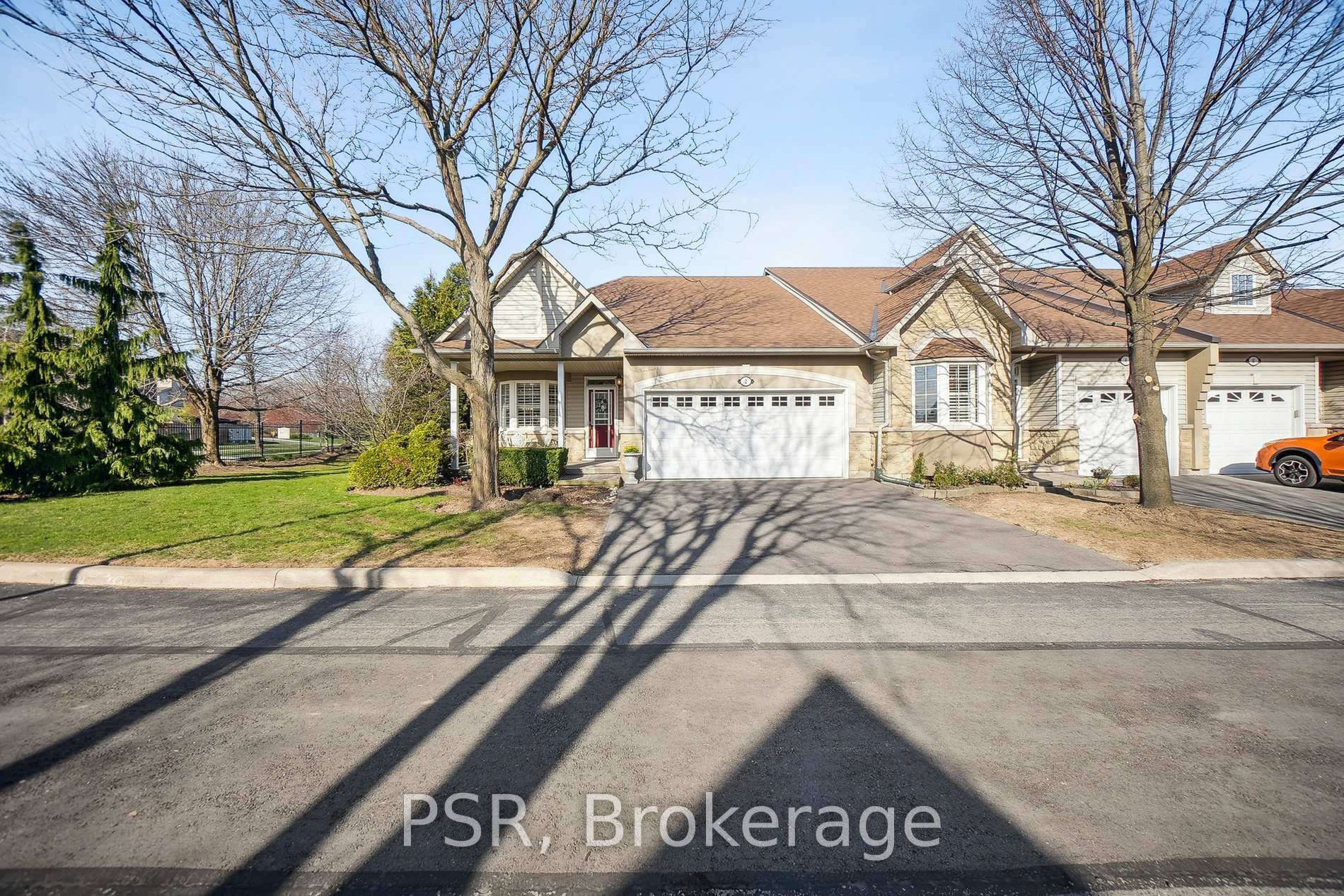Photo 1 of Unit 2, 212 Stonehenge Drive W, Hamilton, Meadowlands — HOMEH