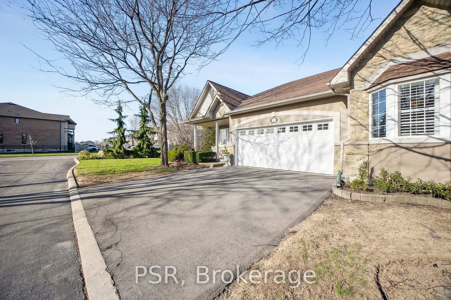 Photo 7 of Unit 2, 212 Stonehenge Drive W, Hamilton, Meadowlands — HOMEH