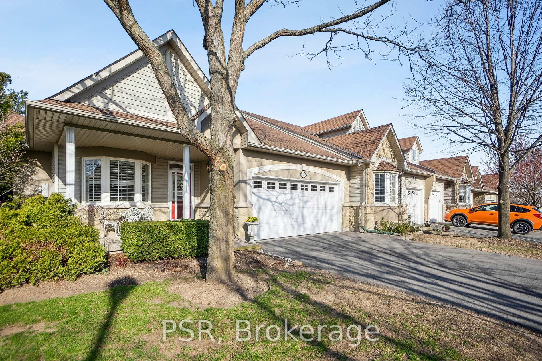 Photo 15 of Unit 2, 212 Stonehenge Drive W, Hamilton, Meadowlands — HOMEH