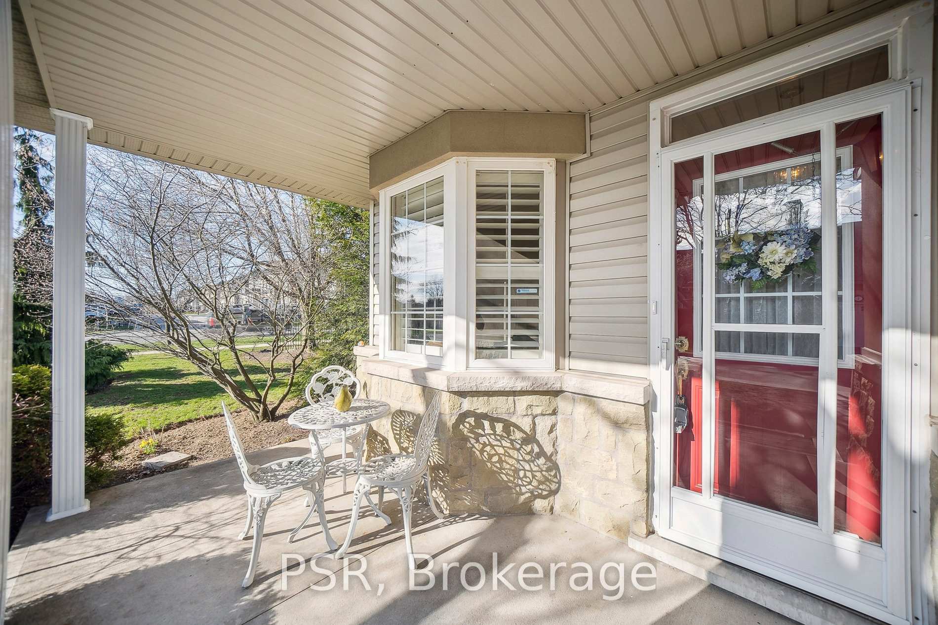 Photo 5 of Unit 2, 212 Stonehenge Drive W, Hamilton, Meadowlands — HOMEH