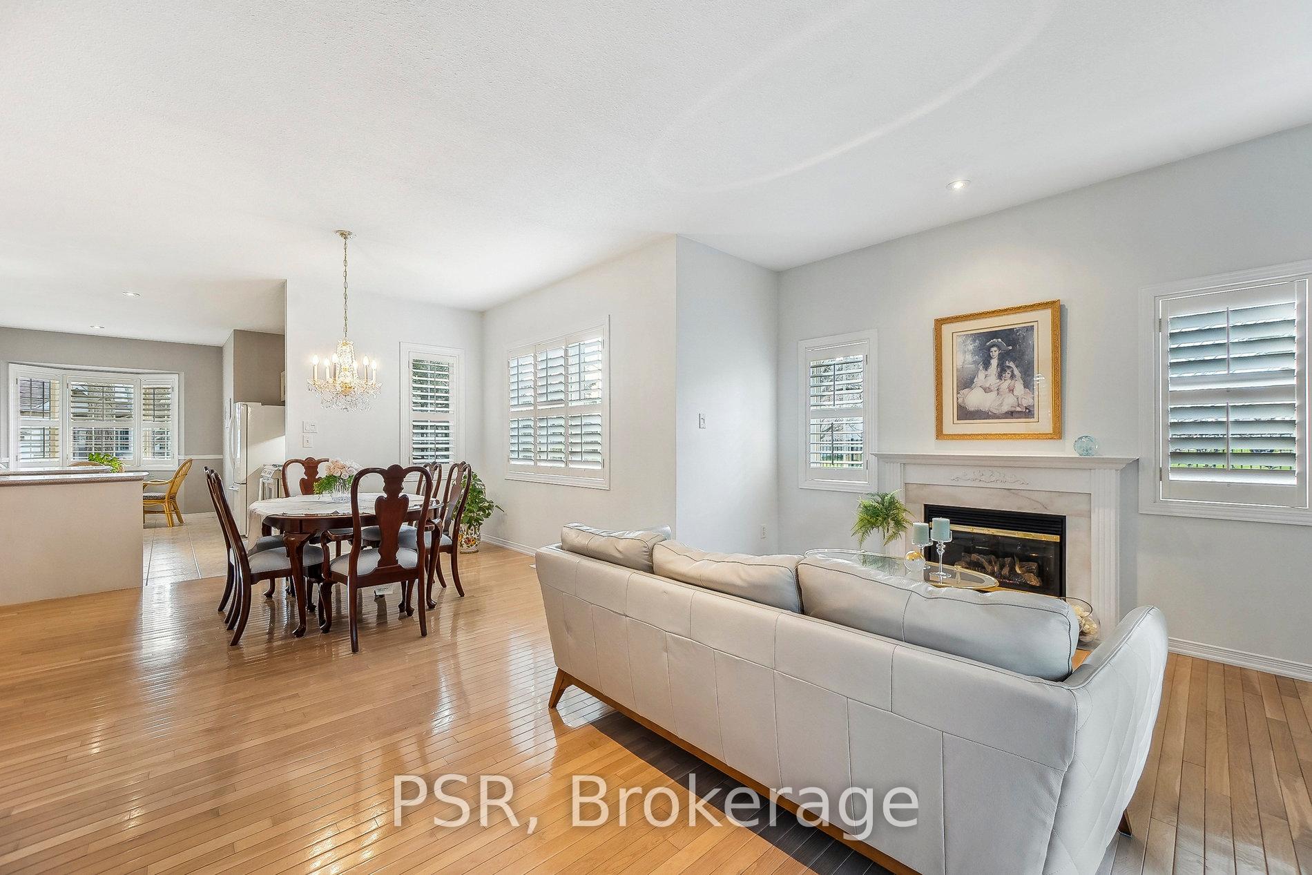 Photo 10 of Unit 2, 212 Stonehenge Drive W, Hamilton, Meadowlands — HOMEH