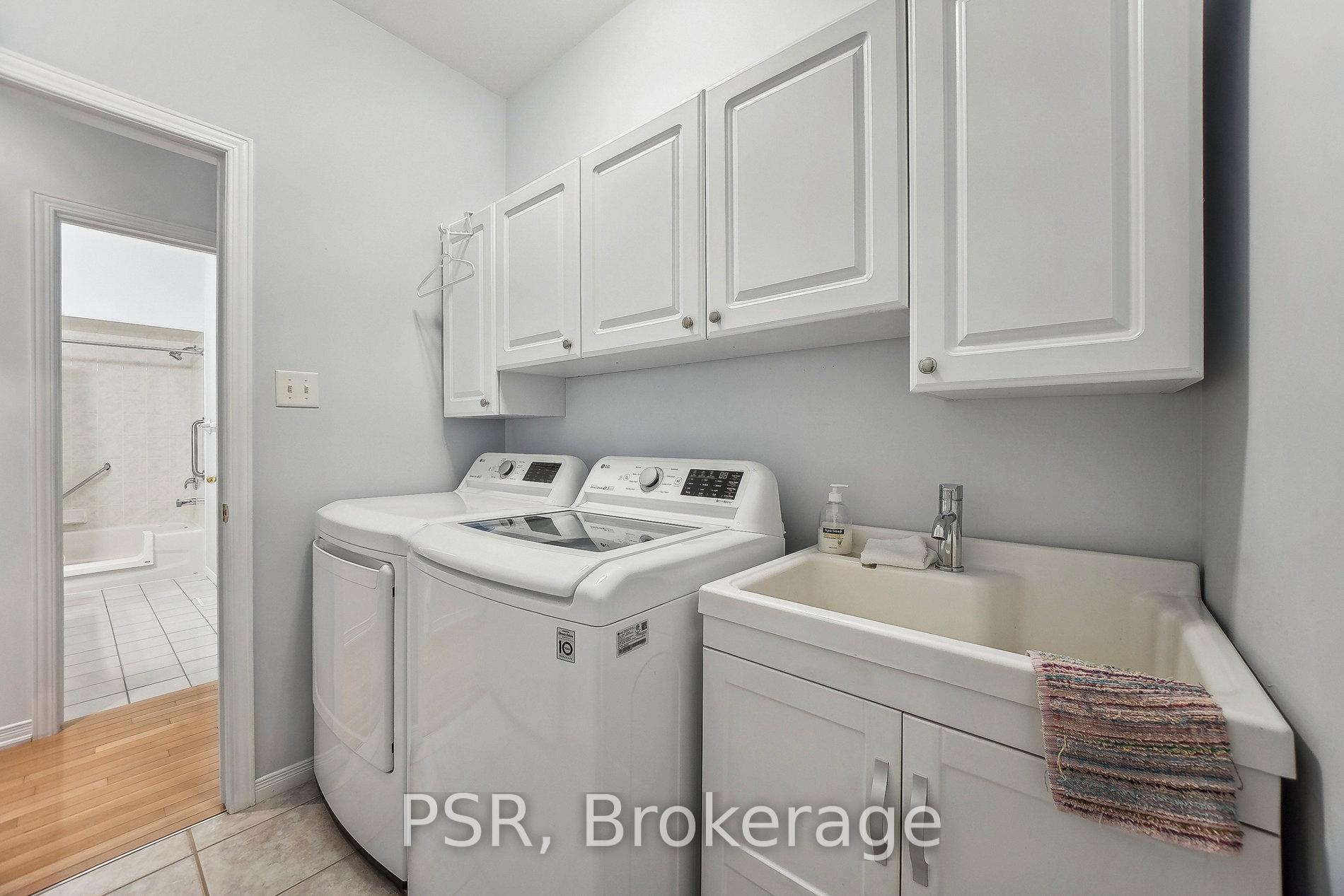 Photo 18 of Unit 2, 212 Stonehenge Drive W, Hamilton, Meadowlands — HOMEH