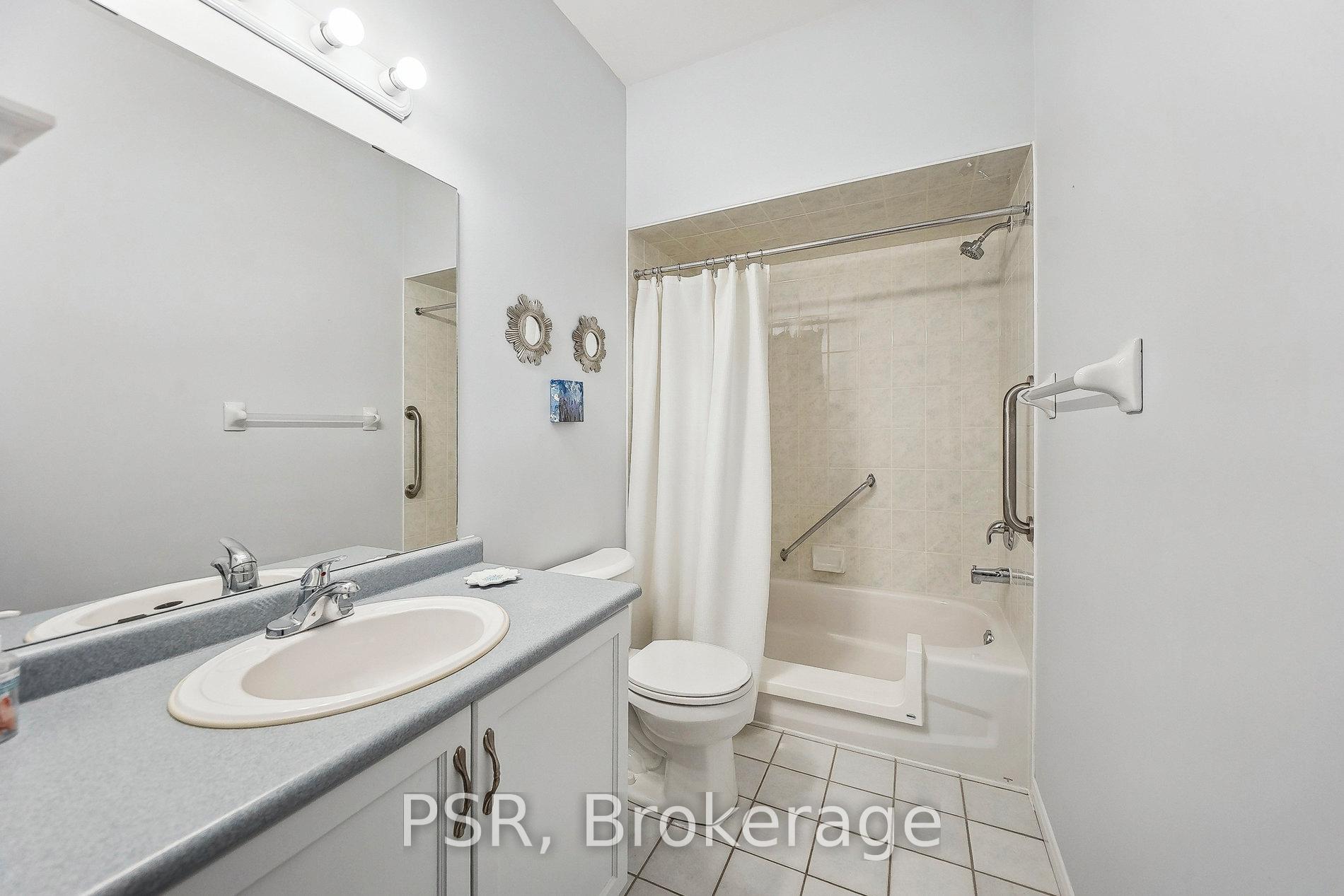 Photo 22 of Unit 2, 212 Stonehenge Drive W, Hamilton, Meadowlands — HOMEH