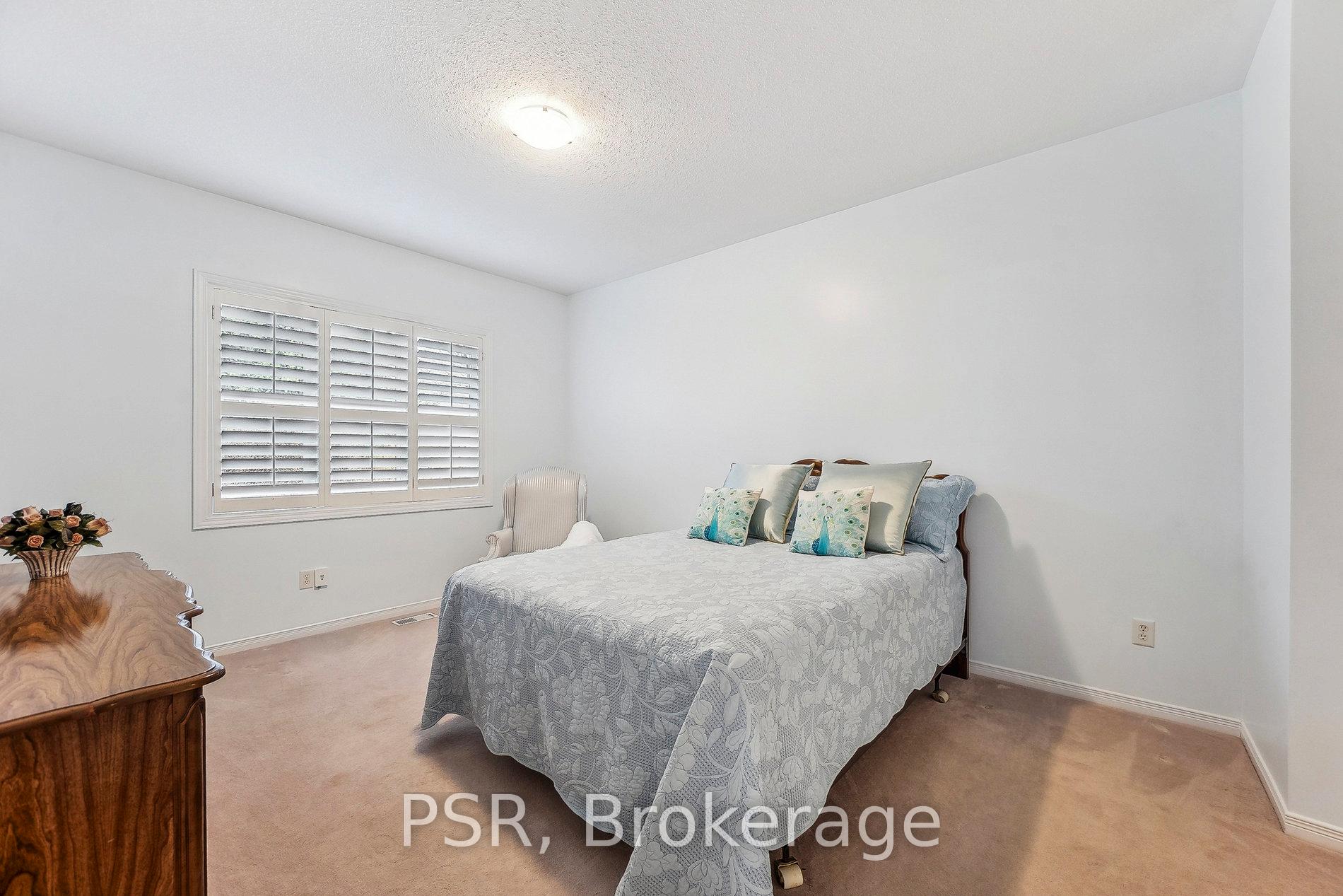 Photo 30 of Unit 2, 212 Stonehenge Drive W, Hamilton, Meadowlands — HOMEH