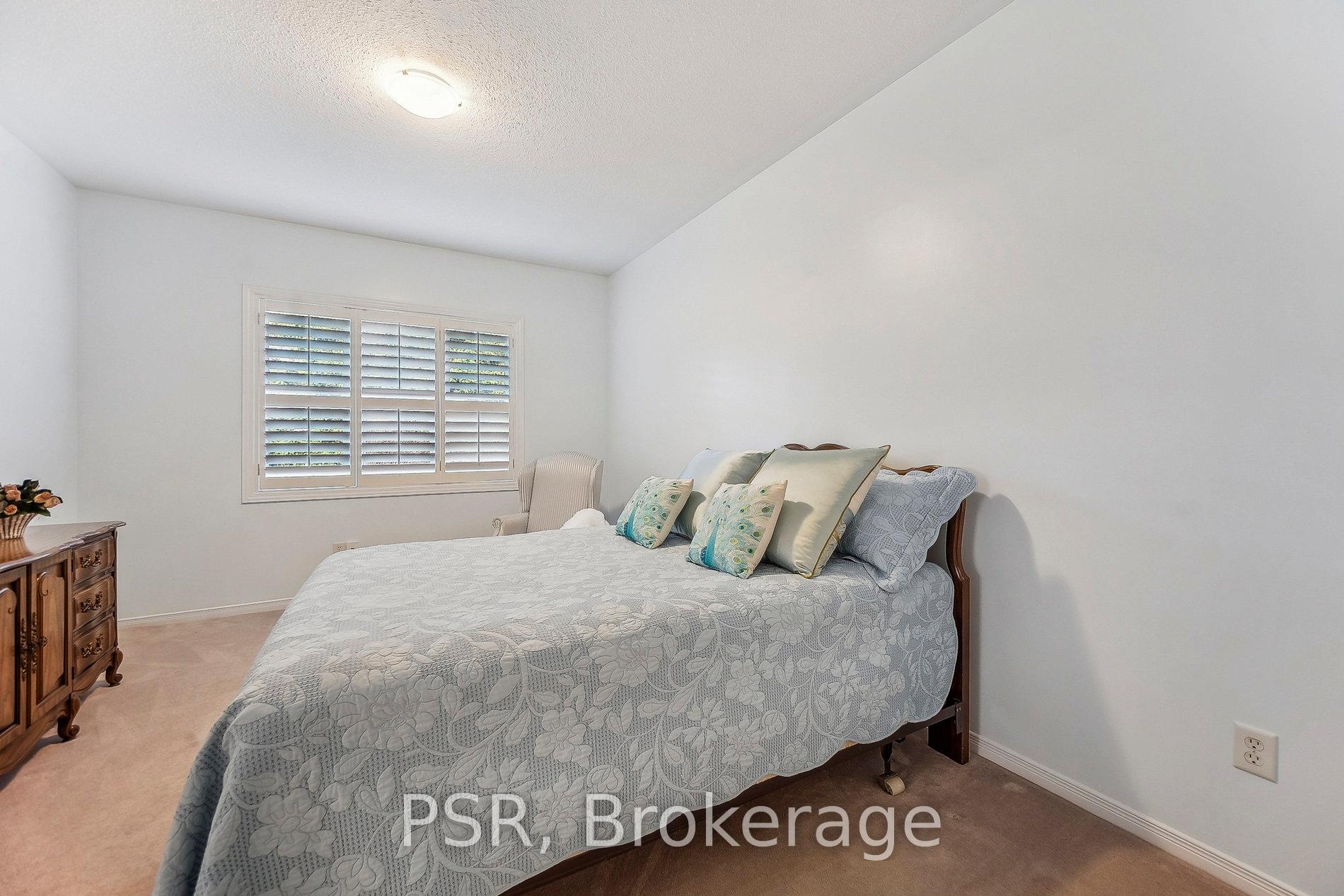 Photo 28 of Unit 2, 212 Stonehenge Drive W, Hamilton, Meadowlands — HOMEH