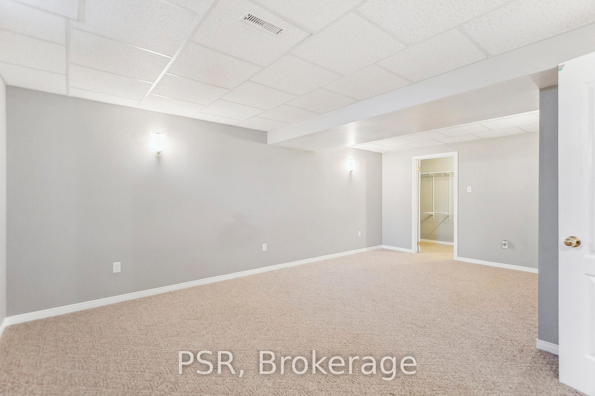 Photo 27 of Unit 2, 212 Stonehenge Drive W, Hamilton, Meadowlands — HOMEH