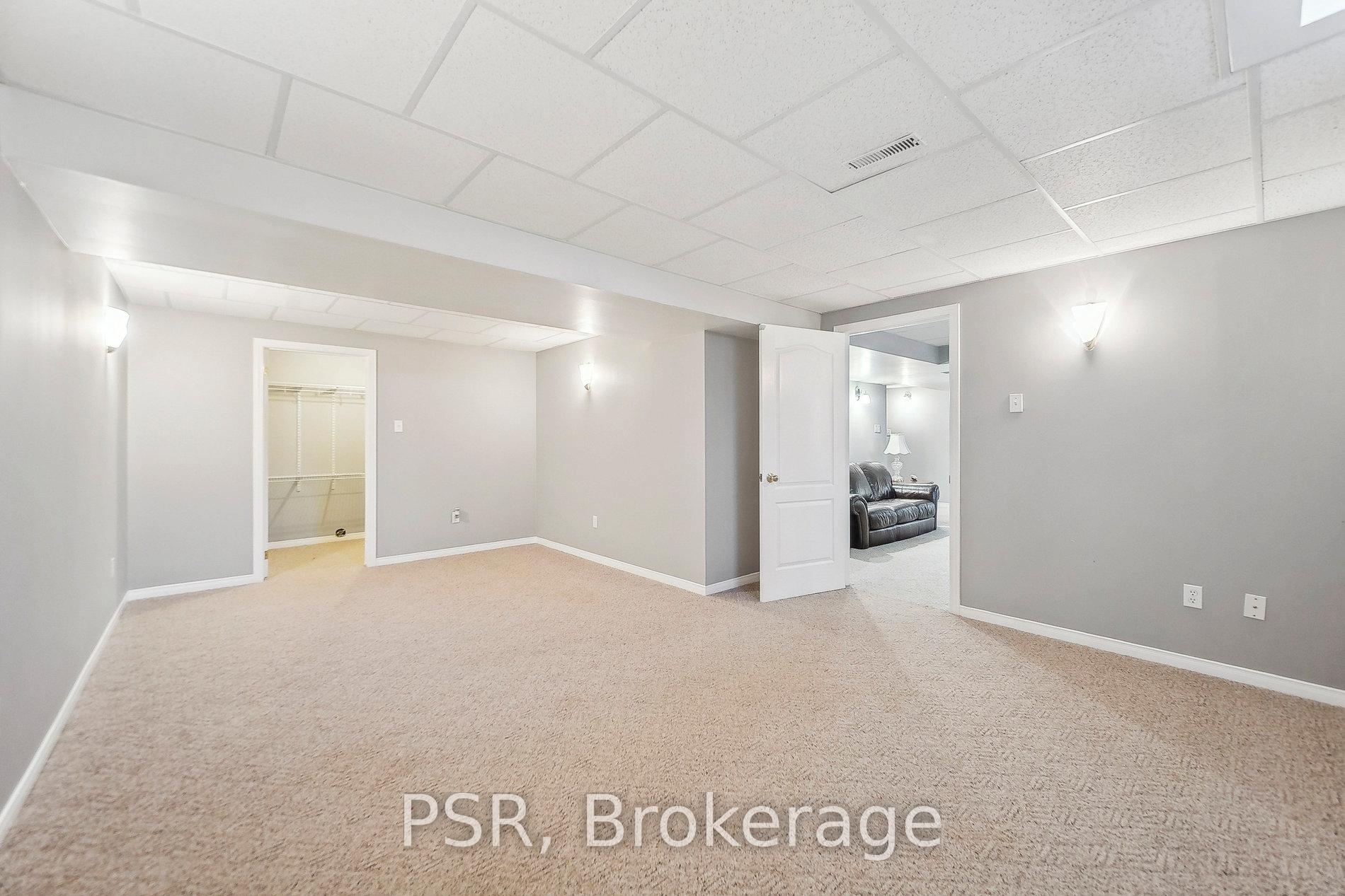 Photo 34 of Unit 2, 212 Stonehenge Drive W, Hamilton, Meadowlands — HOMEH