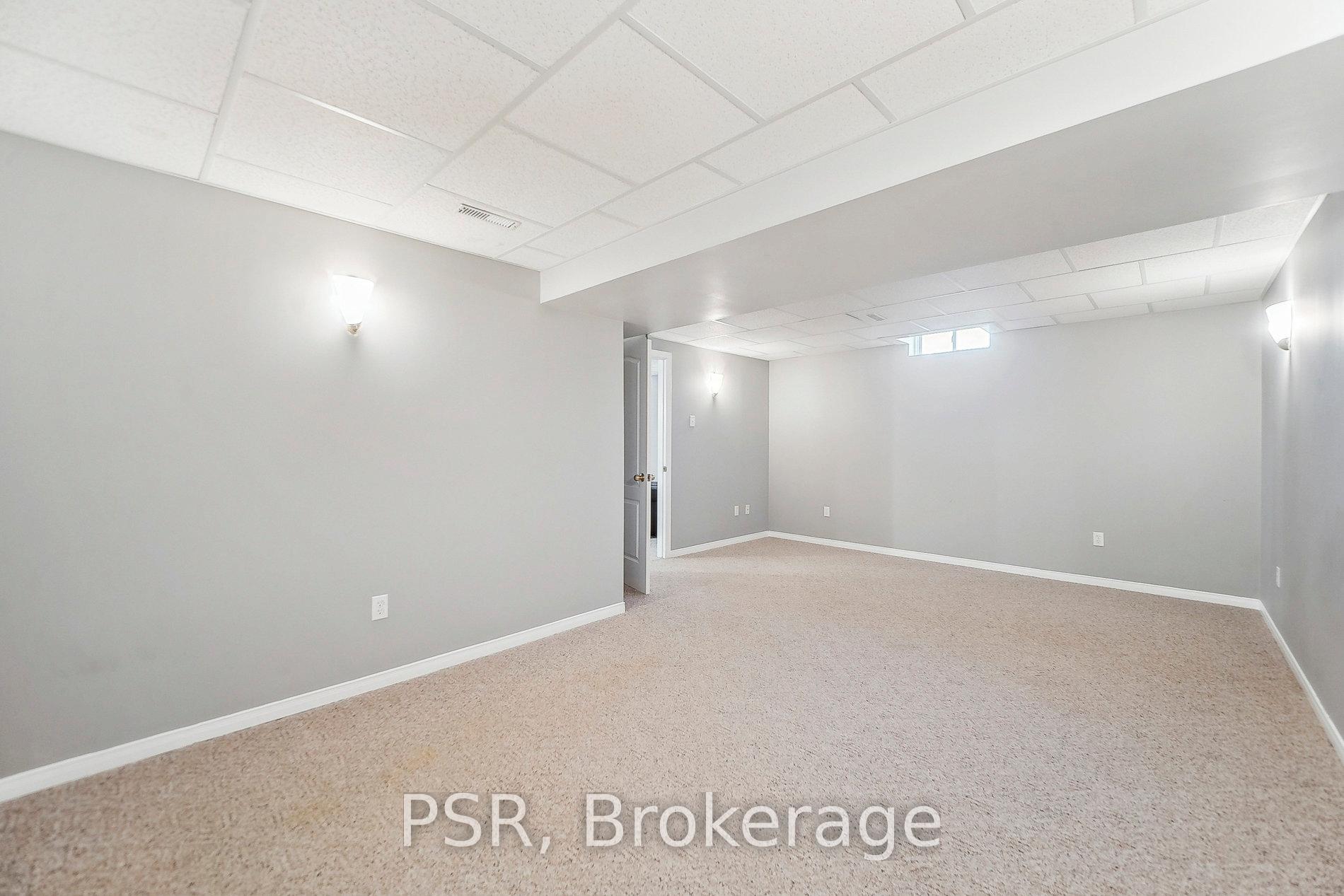 Photo 29 of Unit 2, 212 Stonehenge Drive W, Hamilton, Meadowlands — HOMEH