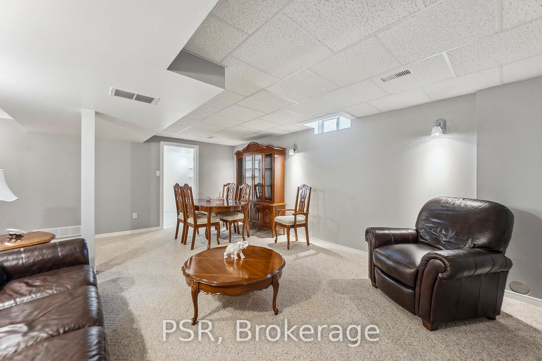 Photo 32 of Unit 2, 212 Stonehenge Drive W, Hamilton, Meadowlands — HOMEH