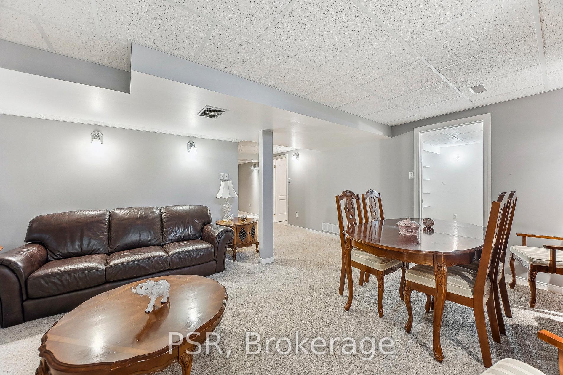 Photo 21 of Unit 2, 212 Stonehenge Drive W, Hamilton, Meadowlands — HOMEH