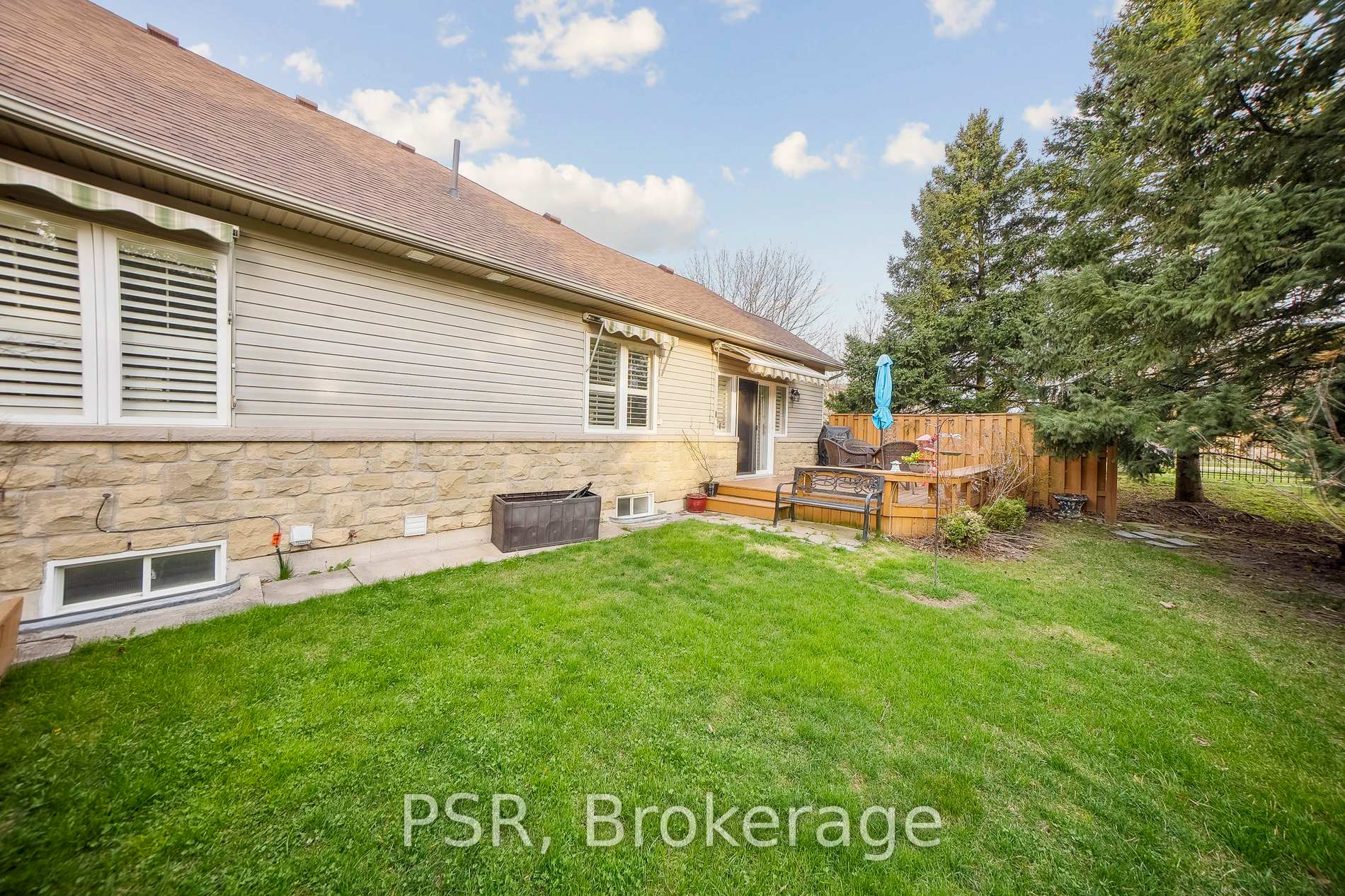 Photo 40 of Unit 2, 212 Stonehenge Drive W, Hamilton, Meadowlands — HOMEH