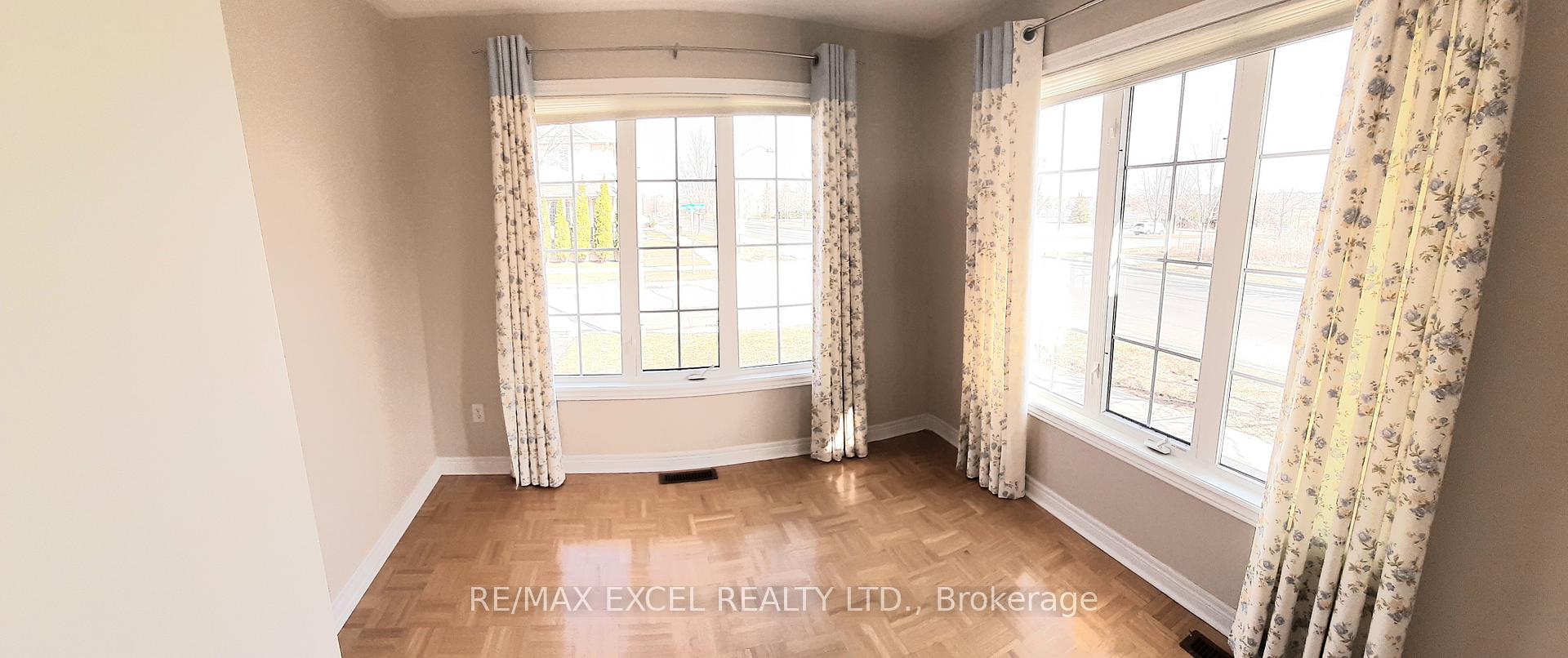 Photo 7 of 131 Cynthia Jean Street, Markham, Berczy — HOMEH