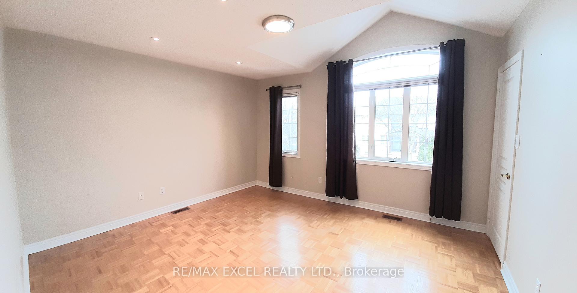 Photo 10 of 131 Cynthia Jean Street, Markham, Berczy — HOMEH