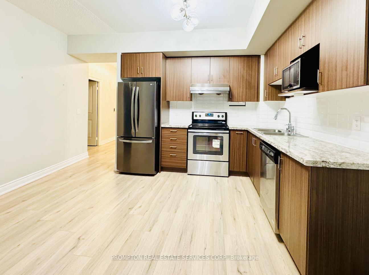 Photo 8 of Unit 307, 38 cedarland Drive, Markham, Unionville — HOMEH