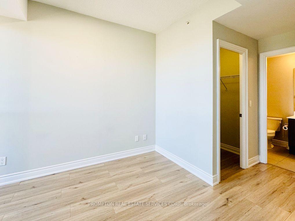 Photo 6 of Unit 307, 38 cedarland Drive, Markham, Unionville — HOMEH