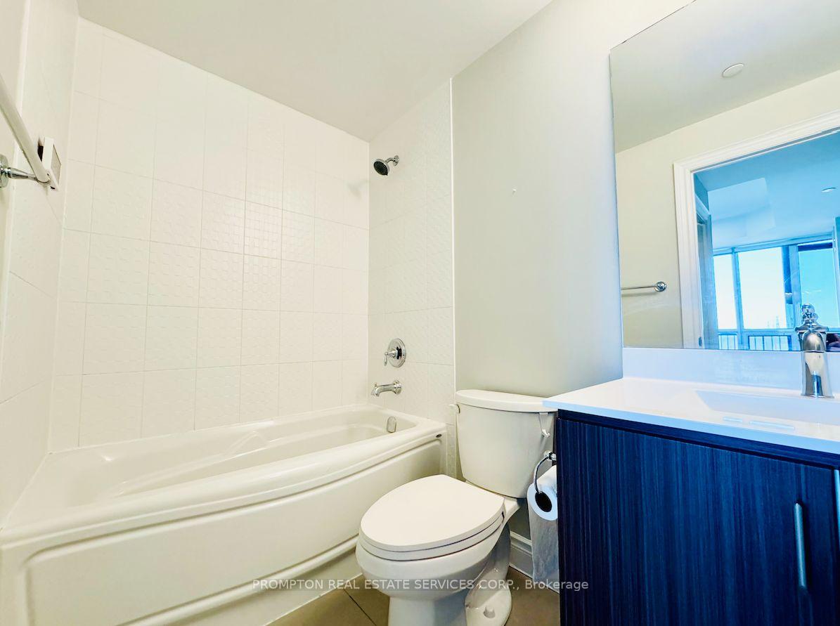 Photo 5 of Unit 307, 38 cedarland Drive, Markham, Unionville — HOMEH