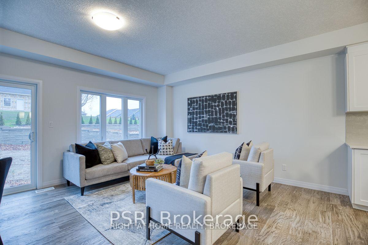 Photo 4 of 21 Queensbrook Crescent, Cambridge — HOMEH