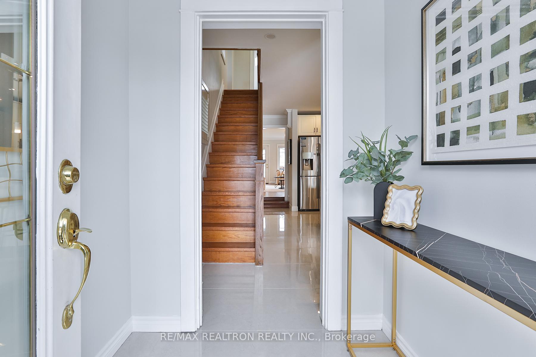 Photo 2 of 374 Woburn Avenue, Toronto, Lawrence Park North — HOMEH